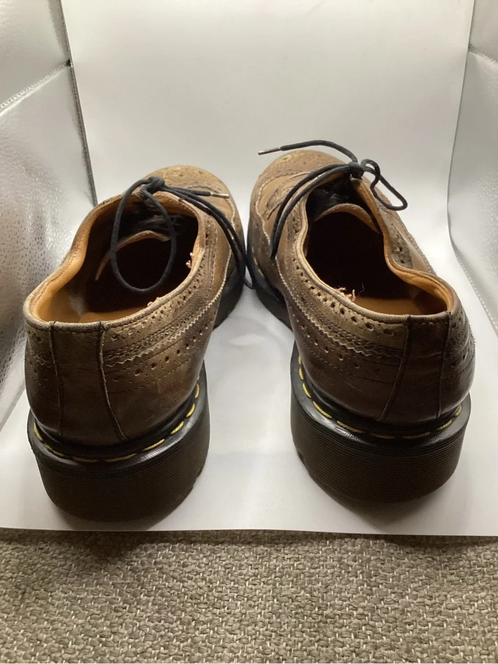 Dr. Martens Brown Leather Wingtip Brogues sz 9